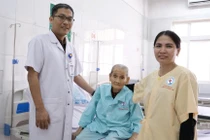 Ngã từ giường, cụ bà 106 tuổi phải thay khớp háng