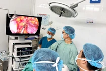 Thay đổi thói quen đại tiện, Việt kiều Mỹ bán tắc ruột do khối u đại tràng