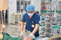 Uống rượu liên tục người đàn ông nguy kịch vì vỡ giãn tĩnh mạch thực quản