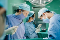 Chủ quan triệu chứng tức vùng kín, người phụ nữ phải cắt tử cung