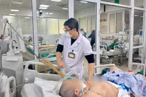 Xây xát bàn tay do ngã, chàng trai 19 tuổi co cứng hàm vì uốn ván