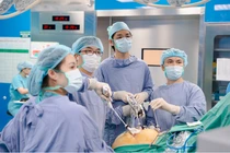 Cắt dạ dày hình ống chữa béo phì và hàng loạt bệnh cho cô gái 113 kg