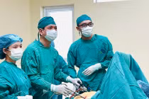 Đau bụng 5 ngày, phát hiện xương cá 3 cm đâm thủng ruột non