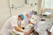 Nổ hồ quang điện người đàn ông Hà Nội bỏng nặng, hai chân cháy đen xém