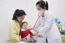 Trẻ dễ viêm phổi, suy hô hấp vì viêm phế quản cấp mùa đông