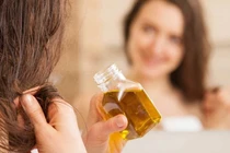 Nang tóc khó hồi phục vì chăm sóc sai cách kéo dài