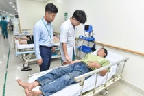 Bất ngờ tê cứng tay chân, người đàn ông 44 tuổi ngã quỵ ngay tại ghế ngồi