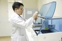 Đau bụng thoáng qua, không ngờ ung thư 'ẩn mình' ở dạ dày, đại tràng