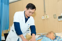 Ca phẫu thuật cân não cứu người bệnh mất hết máu, y văn chỉ 10% sống