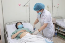 Chủ quan đau bụng, cô gái 26 tuổi vỡ ruột thừa nguy kịch