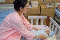 Thai phụ nhiều nguy cơ ở vết mổ cũ, u xơ và ngôi ngược