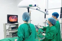 Cô gái 16 tuổi phải cắt buồng vì đau bụng đến bệnh viện muộn