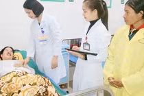 Cuộc đua giành lại sự sống cho sản phụ nguy kịch sau mổ lấy thai