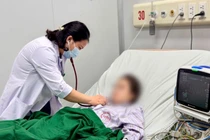 Mang thai IVF 11 tuần, thai phụ ho, sốt do lao phổi nguy kịch