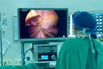 Mỏi cổ, đau đầu... cẩn thận u tủy chèn ép