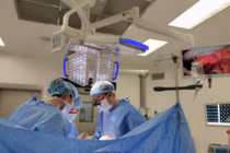 Lấy u gan phức tạp ở vị trí hiểm hóc cho người đàn ông 63 tuổi