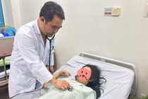 Chạy đua với tử thần cứu sản phụ thai ngoài tử cung vỡ, mất 2000 ml máu