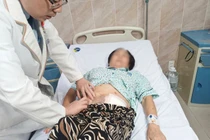 Đại tiện ra máu tưởng do trĩ không ngờ ung thư đại tràng