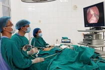 Bé 10 tuổi bị nang ống mật chủ 7 cm