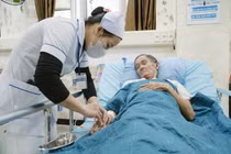 48 giờ cấp cứu hai anh em ruột nguy kịch vì phình vỡ động mạch chủ