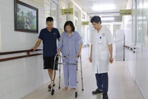 Nỗ lực cứu sống cô gái 31 tuổi sốc đa chấn thương do nhảy cầu