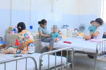 Bé 8 tuổi tử vong do bệnh tay chân miệng, cách phát hiện biến chứng