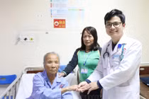 Chạy đua thời gian cứu sống cụ bà ngừng tim do nhồi máu cơ tim cấp