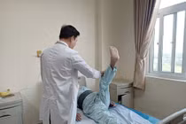 Tưởng đau lưng tuổi già ai ngờ u tủy chèn ép thần kinh