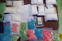 Vui cùng bạn bè, thiếu nữ 21 tuổi rối loạn tâm thần vì ma túy tổng hợp