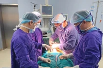 Đau tức nhẹ vùng kín, không ngờ tinh hoàn vỡ nát, hoại tử