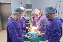 Đau tức nhẹ vùng kín, không ngờ tinh hoàn vỡ nát, hoại tử