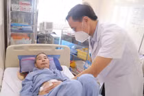 Đau âm ỉ vùng thượng vị, người đàn ông mắc 2 loại ung thư 