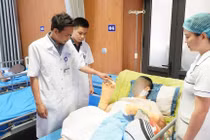 Xuyên đêm nối 2 bàn tay đứt cho nam TikToker bị sốc mất máu