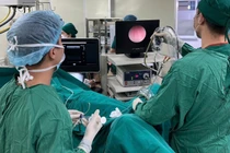 20 phút 'luồn kim qua cửa hẹp', giải cứu thận cấp thiết