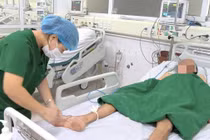 Đau răng, loét miệng người đàn ông 57 tuổi không ngờ nhiễm uốn ván