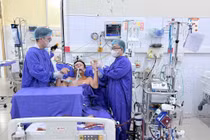 Hành trình 9 ngày ECMO giành giật sự sống cho bệnh nhân nhồi máu cơ tim cấp