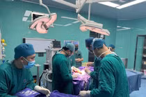 Tai nạn tại nhà, trẻ 5 tuổi gãy xương sọ phức tạp đe dọa tính mạng