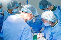 Tái tạo dây thanh cho người bệnh ung thư thanh quản