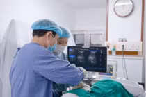 Sốt cao, người đàn ông suýt mất mạng vì ổ áp xe chiếm gần trọn gan phải