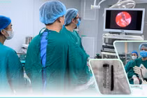 Đũa đâm xuyên từ hốc mắt vào sâu trong xoang bướm