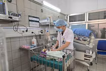 Can thiệp khẩn cấp sau sinh cứu trẻ mắc tim bẩm sinh phức tạp