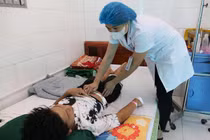 Nhiều trẻ đau bụng dữ dội vì thủng tạng rỗng