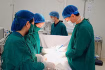 Không điều trị, u xơ, u buồng trứng phát triển khủng gây thiếu máu nặng