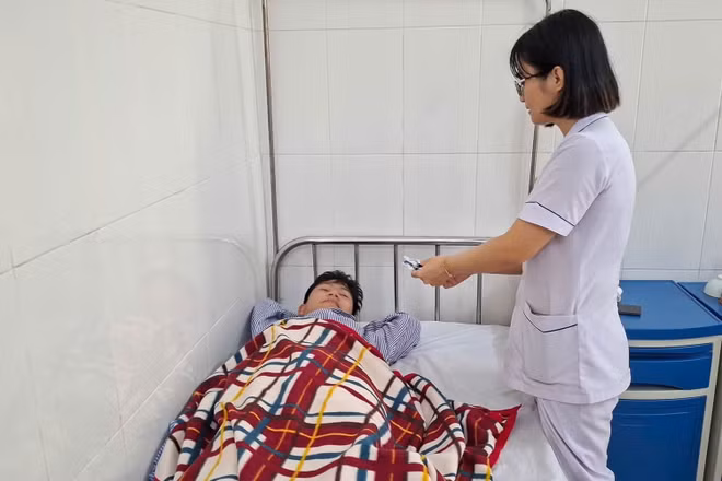 Nam sinh lớp 10 kể giây phút bị bạn đánh, thủng màng nhĩ trái