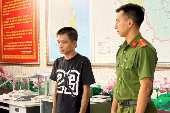 Vừa ra tù lại tiếp tục bị bắt khi tàng trữ ma tuý