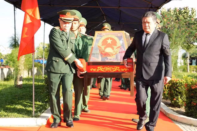 Xúc động Lễ truy điệu, an táng 25 hài cốt liệt sĩ ở Khánh Hoà