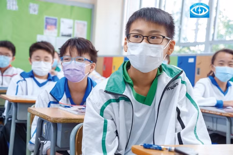 Trẻ cận thị ở khu vực thành phố cao hơn so với nông thôn. Ảnh minh họa/Internet