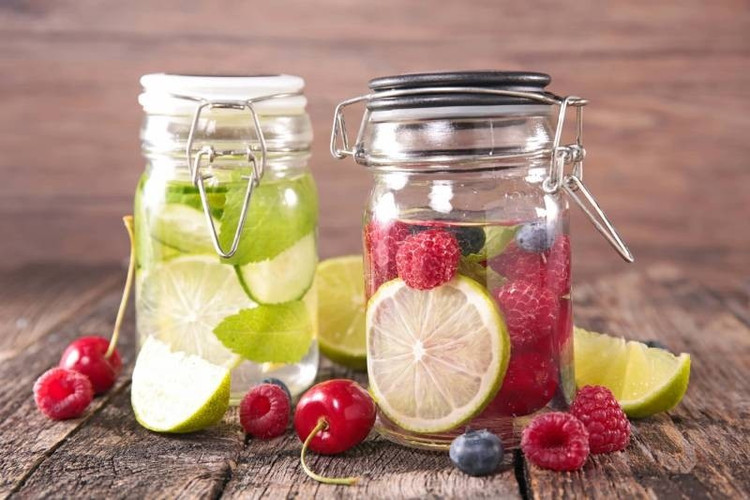 Uống detox có hại không là thắc mắc của nhiều người. Ảnh minh họa/Internet