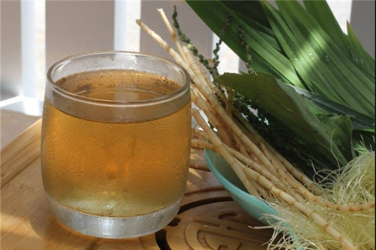 Râu ngô thường được sử dụng để nấu nước uống thanh nhiệt, mát gan.