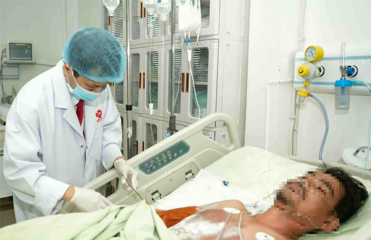 Nạn nhân đã qua cơn nguy kịch và đang có dấu hiệu phục hồi tốt. Ảnh BV